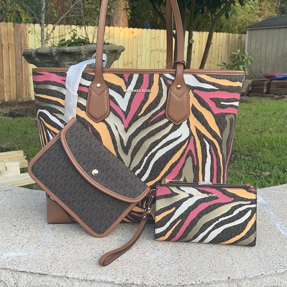 Michael kors purse & wallet set - Picture 7 of 14